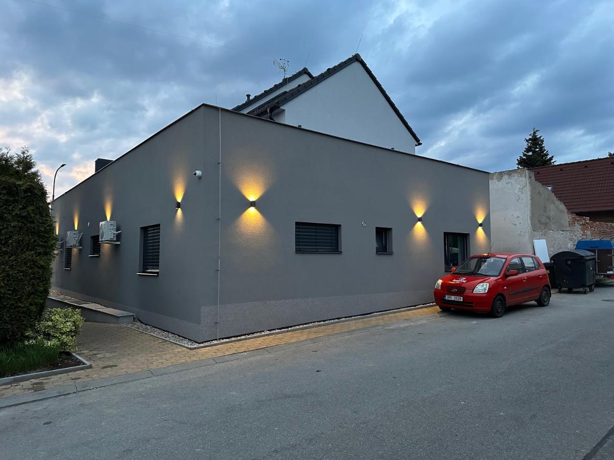 Restaurace - penzion Bavorský dvůr Sezemice Exteriér fotografie