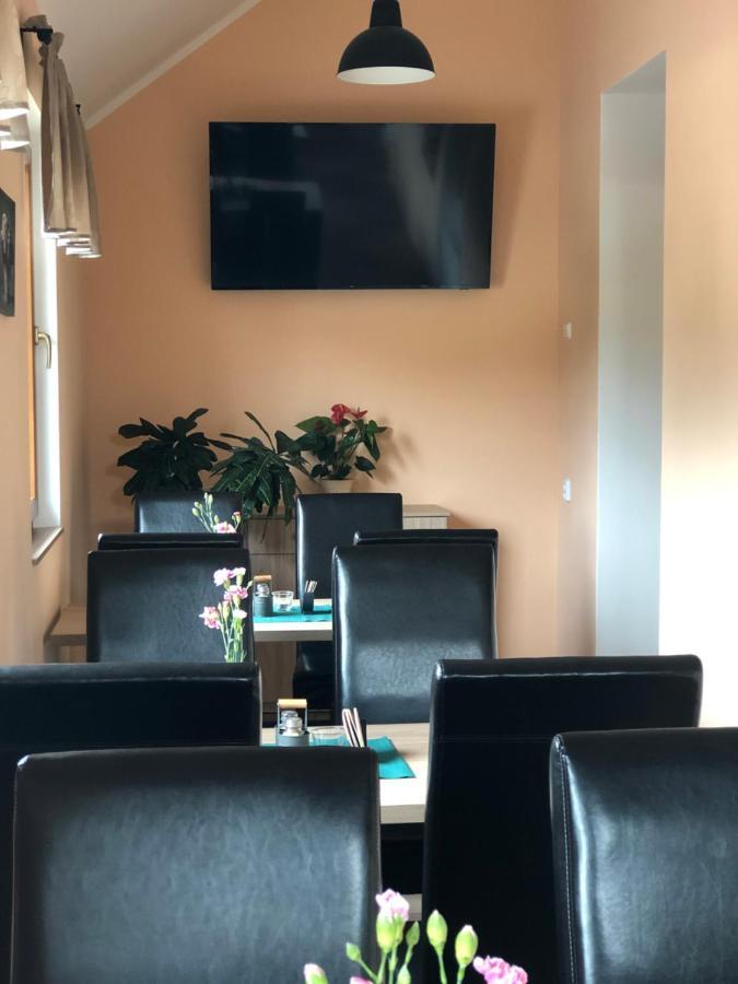 Restaurace - penzion Bavorský dvůr Sezemice Exteriér fotografie