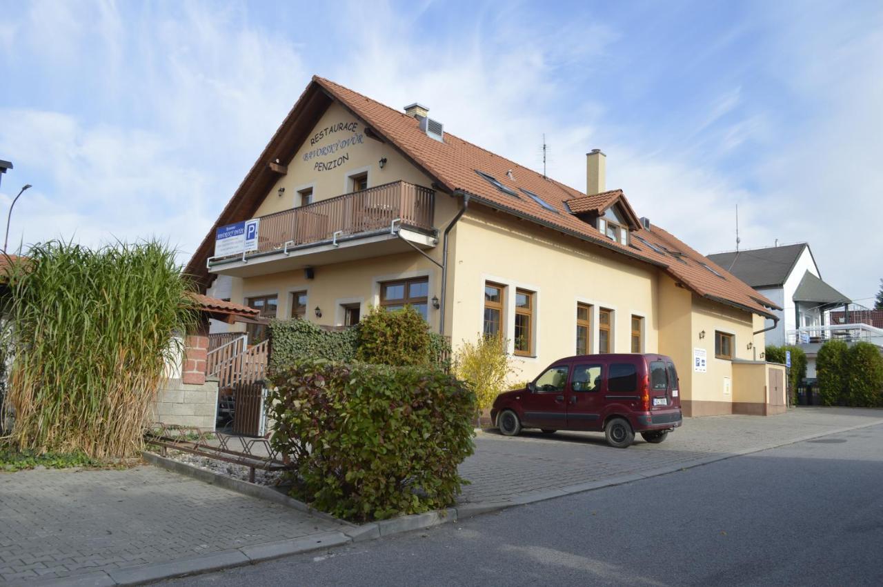 Restaurace - penzion Bavorský dvůr Sezemice Exteriér fotografie