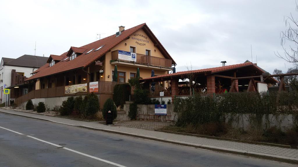 Restaurace - penzion Bavorský dvůr Sezemice Exteriér fotografie