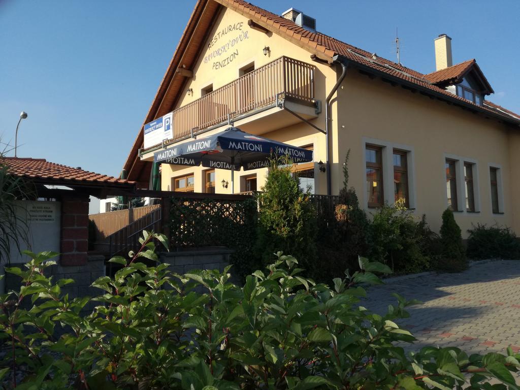 Restaurace - penzion Bavorský dvůr Sezemice Exteriér fotografie
